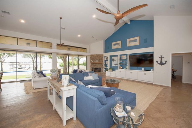 3821 Nasa Rd 1, Seabrook, TX 77586