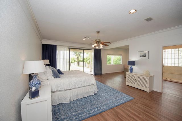 3821 Nasa Rd 1, Seabrook, TX 77586