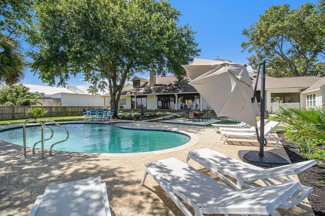 3821 Nasa Rd 1, Seabrook, TX 77586