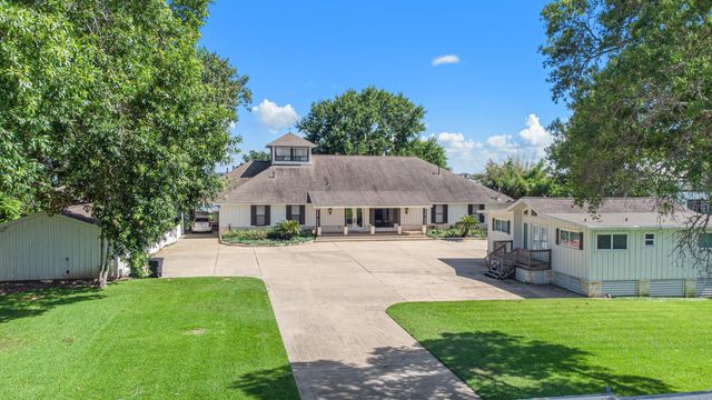 3821 Nasa Rd 1, Seabrook, TX 77586