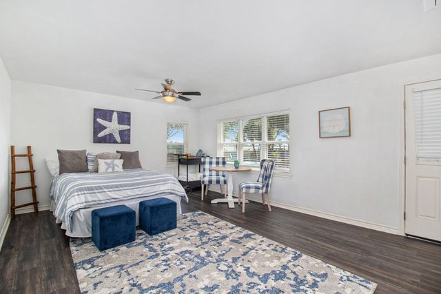 3821 Nasa Rd 1, Seabrook, TX 77586