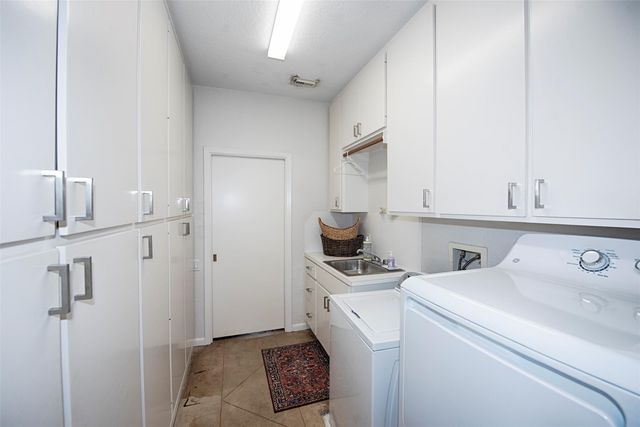 3821 Nasa Rd 1, Seabrook, TX 77586