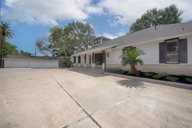 3821 Nasa Rd 1, Seabrook, TX 77586