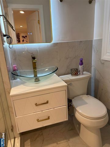 16 Lawrence Road, Wayne, NJ 07470