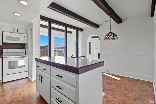 2094 Center Rd, Novato, CA 94947