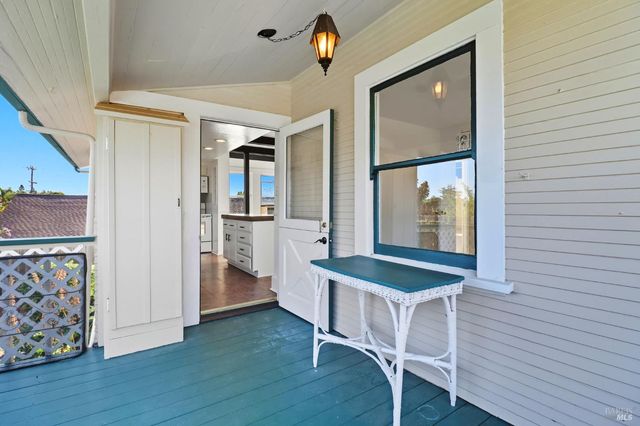 2094 Center Rd, Novato, CA 94947