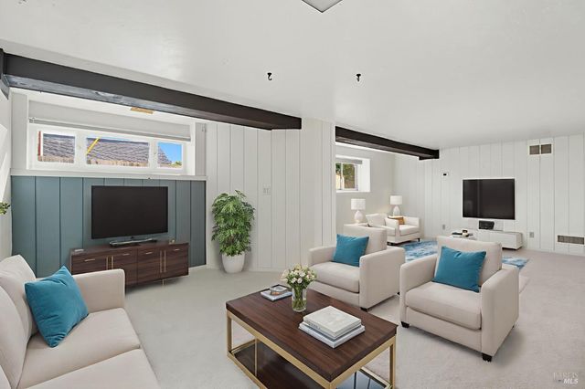 2094 Center Rd, Novato, CA 94947