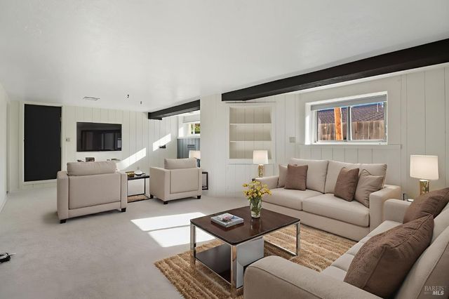 2094 Center Rd, Novato, CA 94947