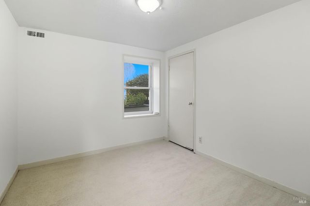 2094 Center Rd, Novato, CA 94947