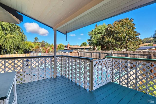 2094 Center Rd, Novato, CA 94947