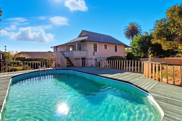 2094 Center Rd, Novato, CA 94947