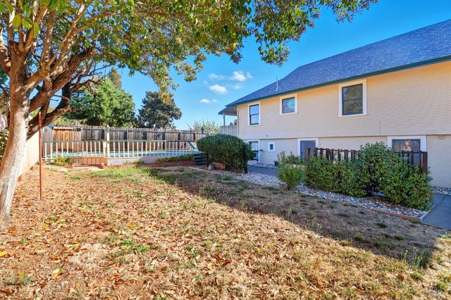 2094 Center Rd, Novato, CA 94947