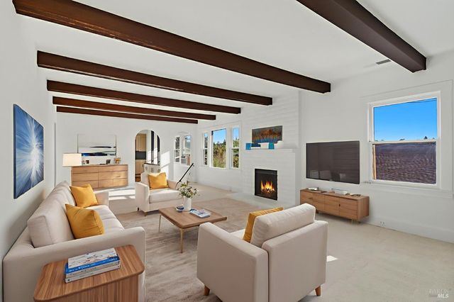 2094 Center Rd, Novato, CA 94947