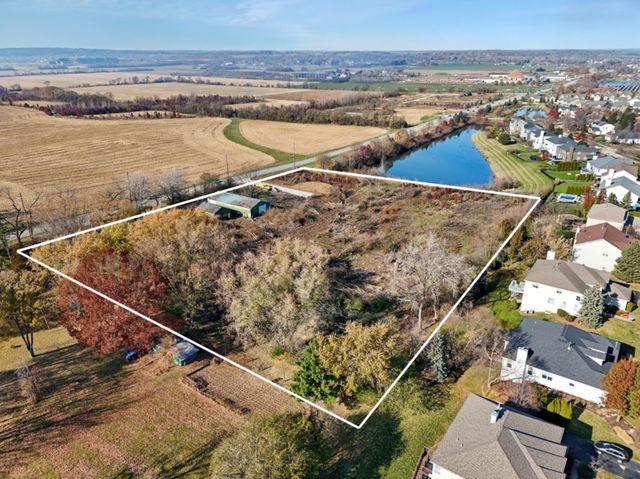 Unit 7A Prairie Grove Drive, Geneva, IL 60134