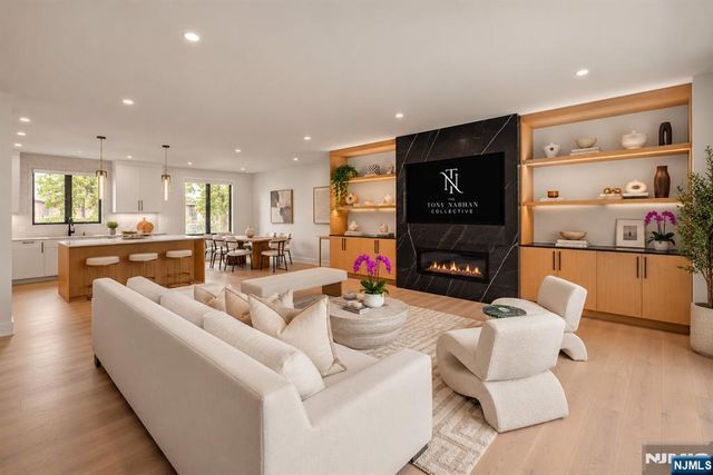 401 Grand Avenue A, Leonia, NJ 07605
