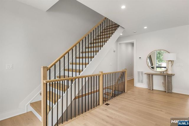 401 Grand Avenue A, Leonia, NJ 07605