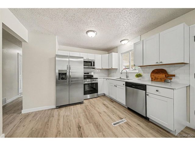 2122 Doniphan Dr, Colorado Springs, CO 80910
