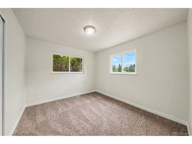 2122 Doniphan Dr, Colorado Springs, CO 80910