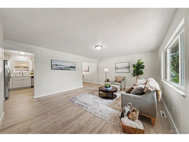 2122 Doniphan Dr, Colorado Springs, CO 80910