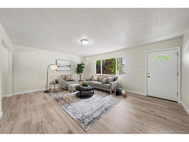 2122 Doniphan Dr, Colorado Springs, CO 80910