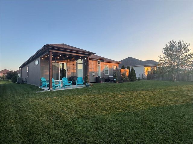 213 SW Davenport Drive, Blue Springs, MO 64014