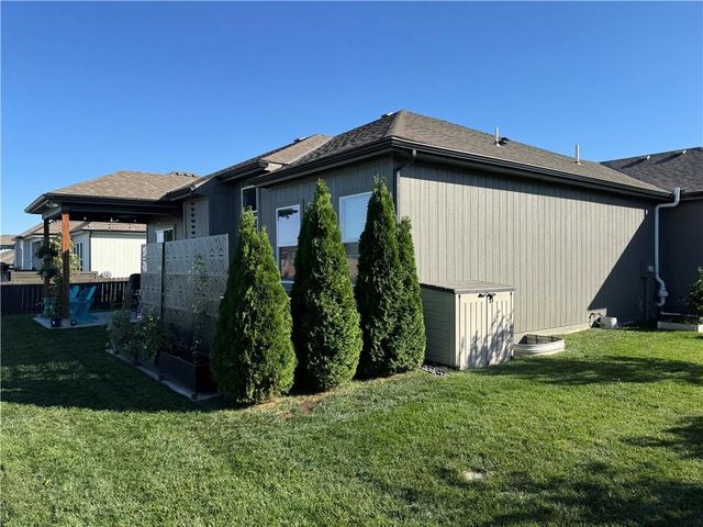 213 SW Davenport Drive, Blue Springs, MO 64014