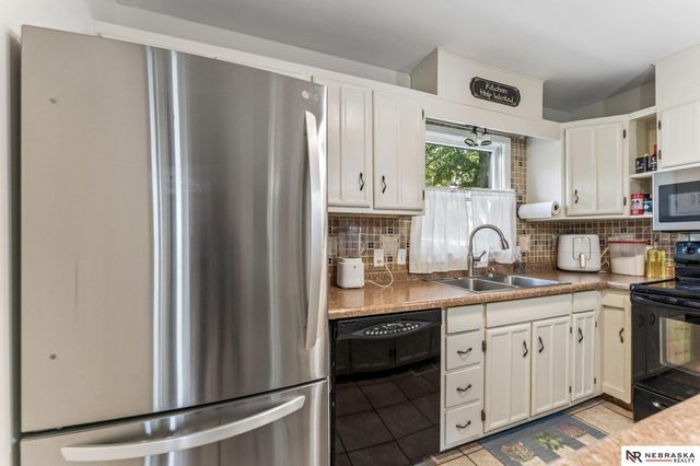 5006 Trail Creek Avenue, Omaha, NE 68157