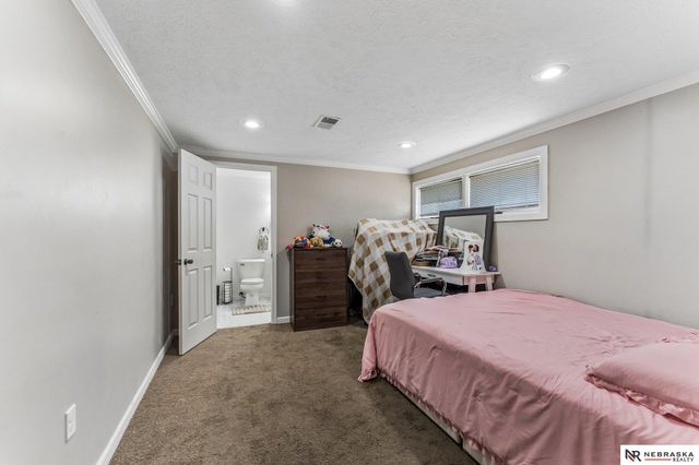 5006 Trail Creek Avenue, Omaha, NE 68157