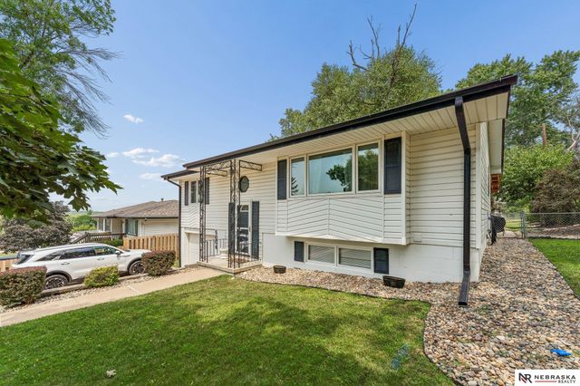 5006 Trail Creek Avenue, Omaha, NE 68157