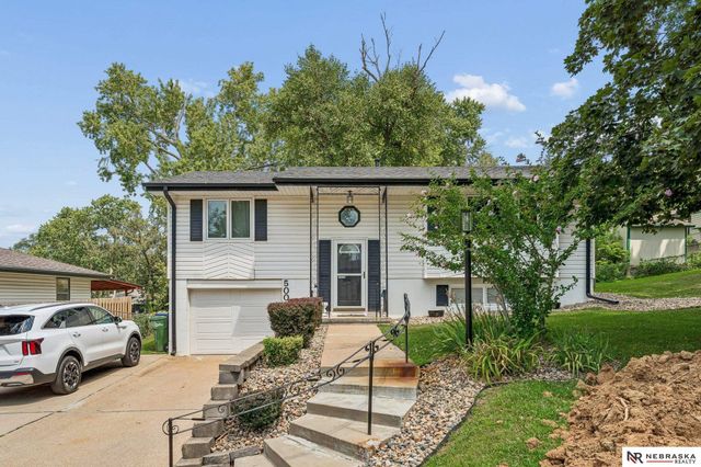 5006 Trail Creek Avenue, Omaha, NE 68157