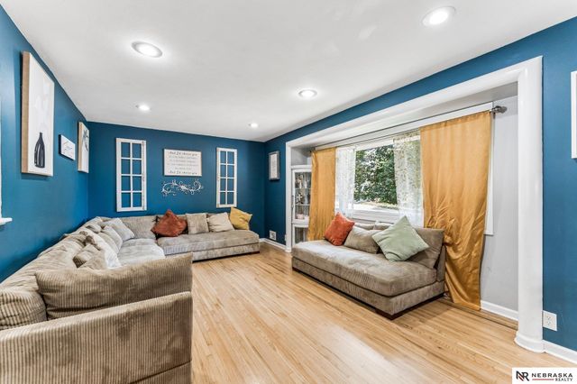 5006 Trail Creek Avenue, Omaha, NE 68157