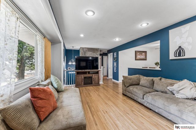 5006 Trail Creek Avenue, Omaha, NE 68157