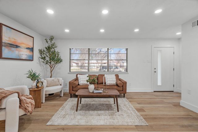 8842 Donnybrook Lane, Dallas, TX 75217