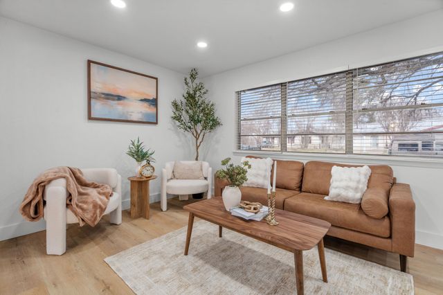 8842 Donnybrook Lane, Dallas, TX 75217