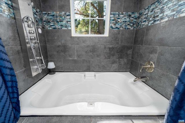 579 JEFFERSON DR, Palmyra, VA 22963