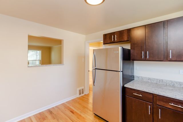 4260 W Nelson Street 1, Chicago, IL 60641