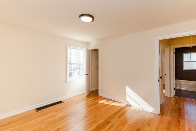 4260 W Nelson Street 1, Chicago, IL 60641