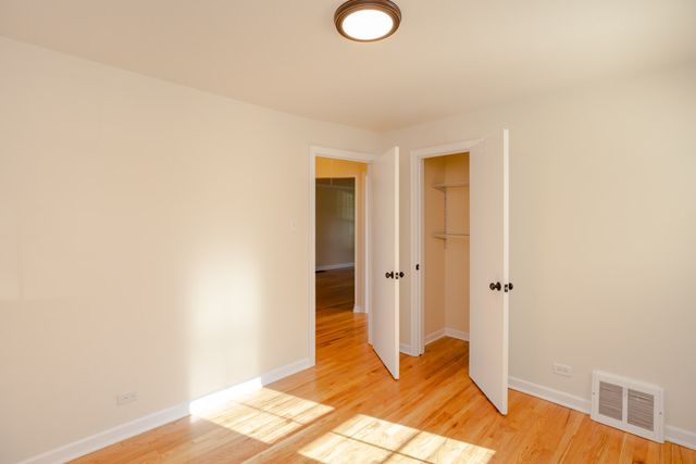4260 W Nelson Street 1, Chicago, IL 60641