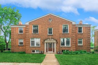 4260 W Nelson Street 1, Chicago, IL 60641