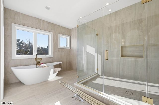 65 Summit Ct, Westfield Town, NJ 07090