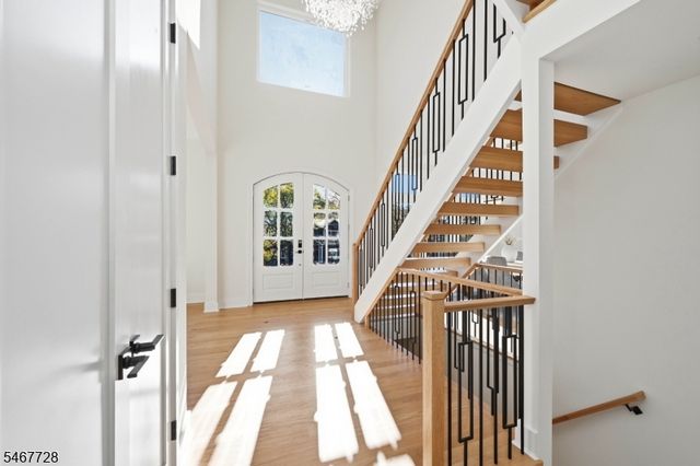 65 Summit Ct, Westfield Town, NJ 07090