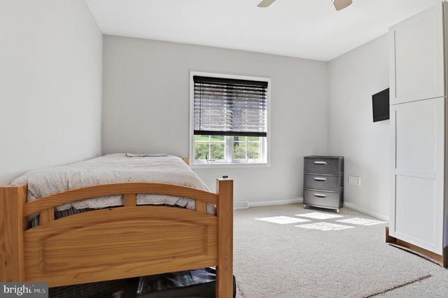 7340 WOODLAND DR, Spring Grove, PA 17362