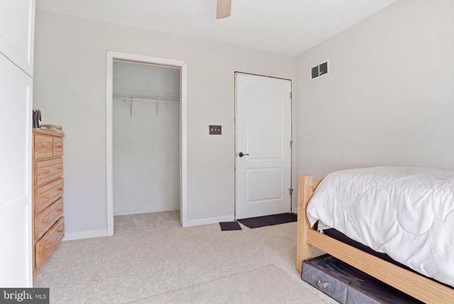 7340 WOODLAND DR, Spring Grove, PA 17362