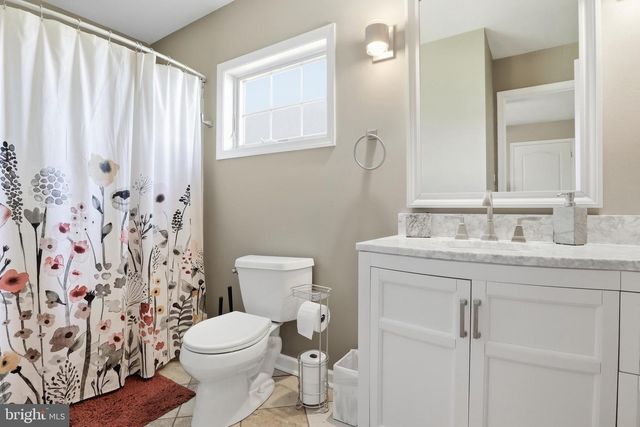 7340 WOODLAND DR, Spring Grove, PA 17362