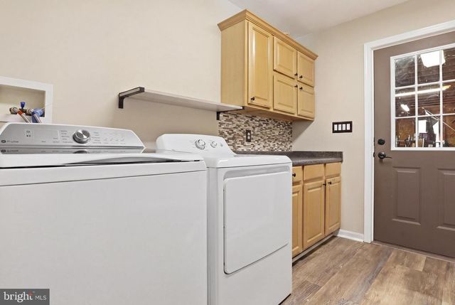 7340 WOODLAND DR, Spring Grove, PA 17362