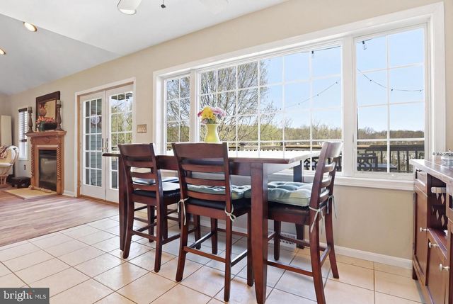 7340 WOODLAND DR, Spring Grove, PA 17362