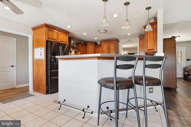 7340 WOODLAND DR, Spring Grove, PA 17362