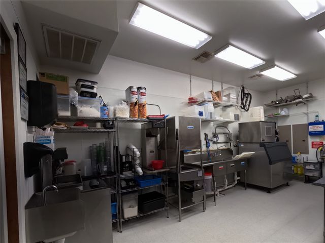 3667 3667 E Interstate 30, Campbell, TX 75422