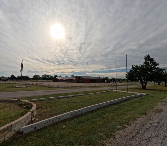 3667 3667 E Interstate 30, Campbell, TX 75422