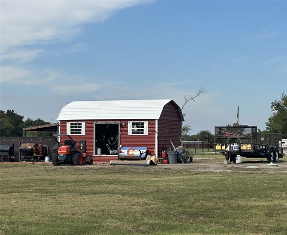3667 3667 E Interstate 30, Campbell, TX 75422